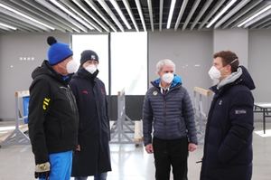 Yanqing Organisers with Fogelis and Bell Yanqing Organisers with Fogelis and Bell