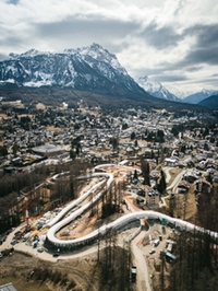 Cortina Sliding Center